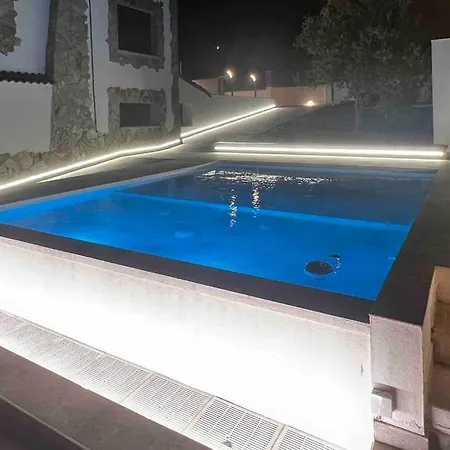 Oasis Entre Vinedos Cerca De Barcelona Con A A Y Piscina Climatizada Villa *