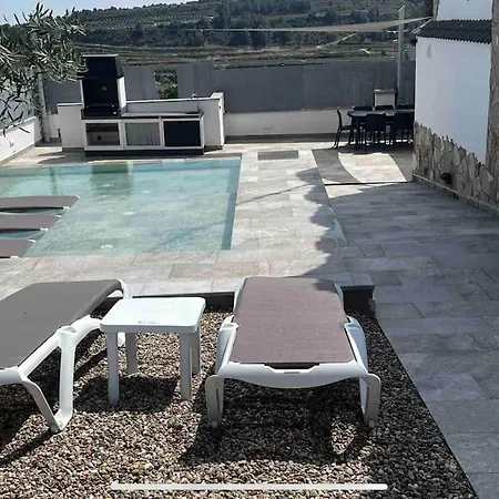 Villa Oasis Entre Vinedos Cerca De Barcelona Con A A Y Piscina Climatizada Caserio de Ca'n Rosell