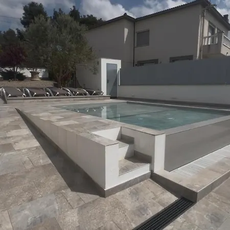 Oasis Entre Vinedos Cerca De Barcelona Con A A Y Piscina Climatizada