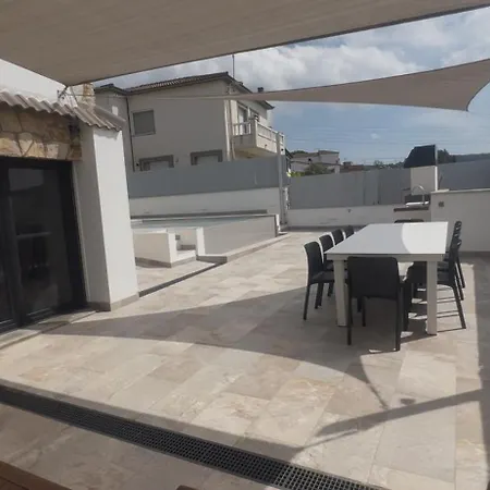 Villa Oasis Entre Vinedos Cerca De Barcelona Con A A Y Piscina Climatizada